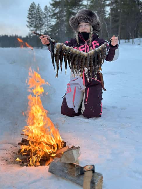 Rovaniemi: Guided Tour At Shaman Village - Ice Fishing on the Ounasjoki River