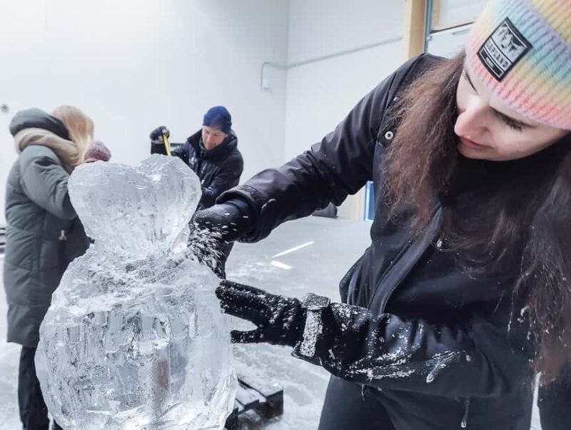 Rovaniemi: Ice sculpting experience with Transfers - The Arctic SnowHotel: A Masterpiece of Ice Architecture