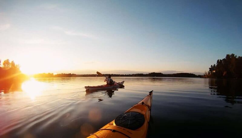 Rovaniemi: Midnight Sun Canoeing Adventure & BBQ - Canoeing in Lapland’s Calm Pristine Lakes
