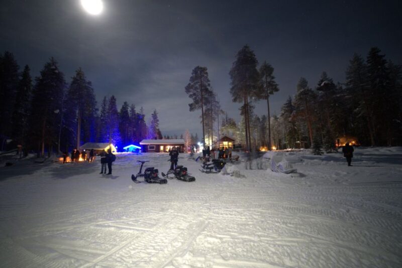 Rovaniemi: Northern Lights Hunting in Lappish old cottage - The Cozy Lappish Cottage and Indoor Activities