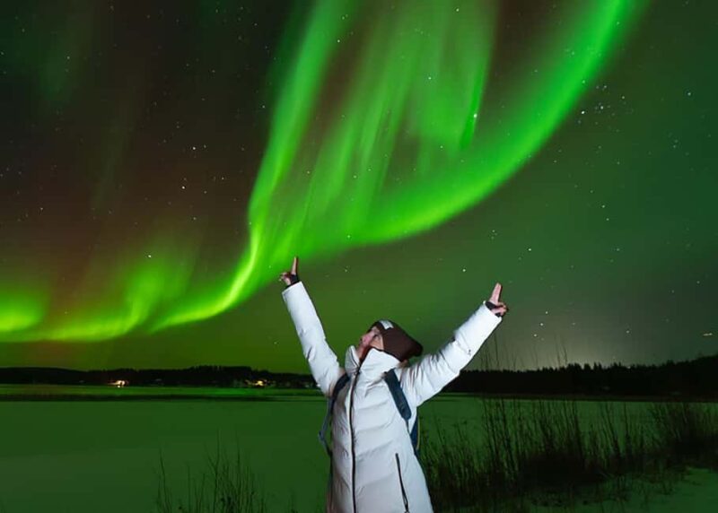 Rovaniemi: Northern Lights Hunting with Photo & Video - Watching the Northern Lights Unfold