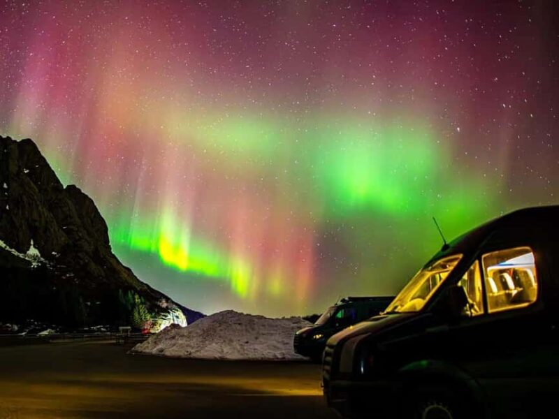 Rovaniemi: Northern Lights Tour with Photographer in Chinese - Pickup from Santas Hotel Santa Claus or Santa Claus Village