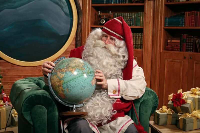 Rovaniemi: Premium Meeting with Santa in Santa Claus Village - What the Private Meeting with Santa Looks Like