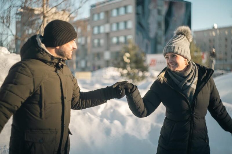 Rovaniemi: Private Ice Skating Photography Session - Experience a Personalized Ice Skating and Photography Session in Rovaniemi