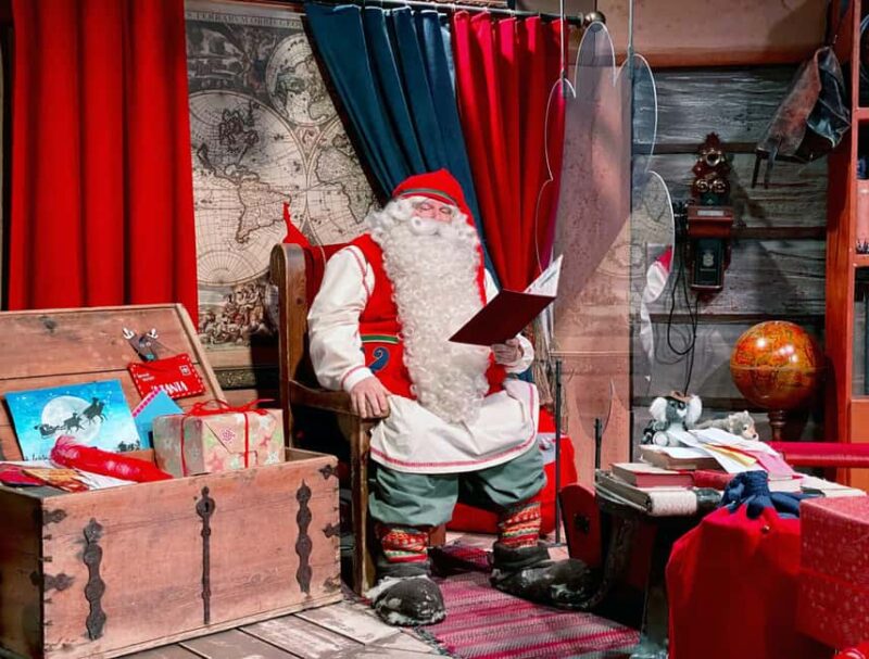 Rovaniemi: SantaPark & Santa Claus Village Day Tour - Santa’s Office: Personal Meeting with Santa Claus