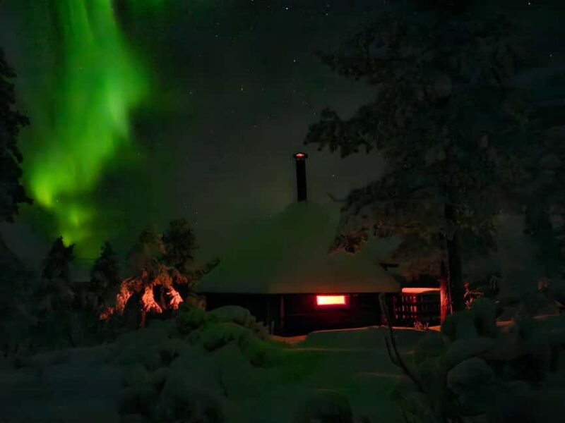 Rovaniemi: Snowcat Aurora Tour to a Lappish Hut with a View - Key Points