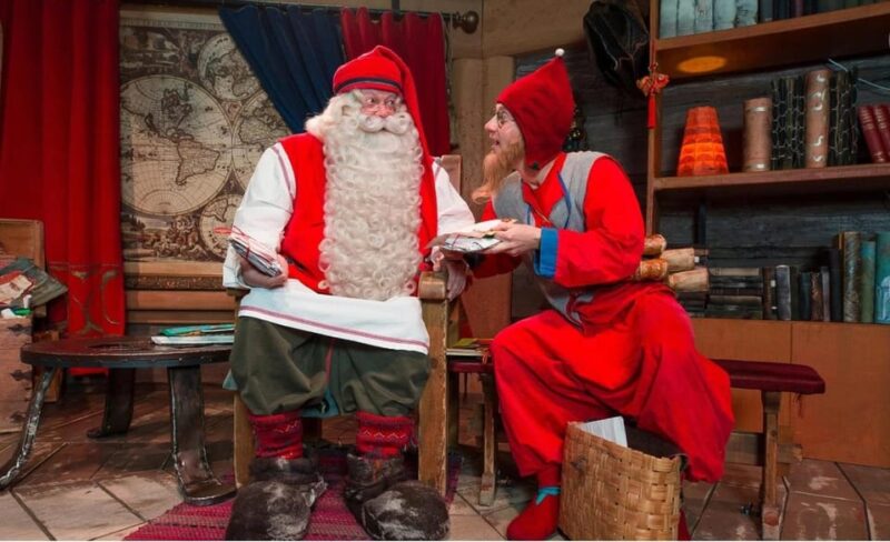 Rovaniemi: Tour to Santa Claus Village with Hotel pick up - Santa’s Post Office and Sending Christmas Mail