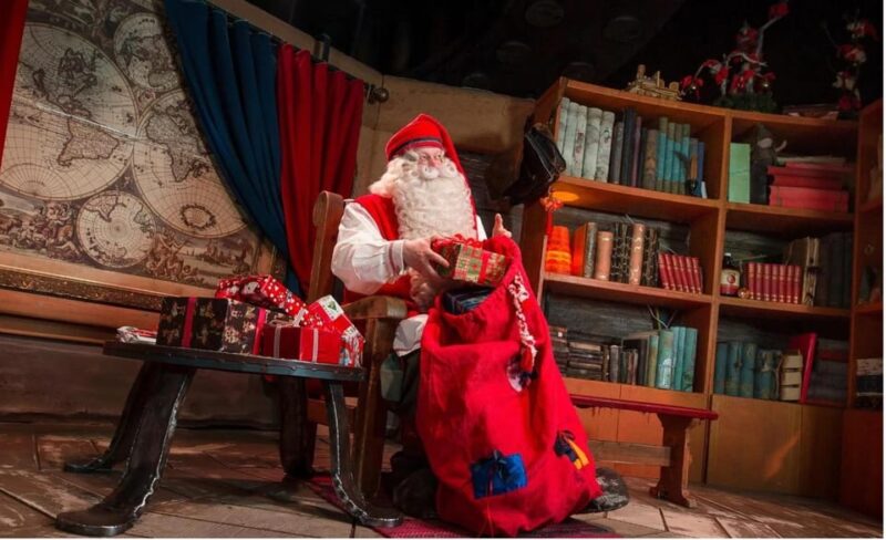 Rovaniemi: Tour to Santa Claus Village with Hotel pick up - Free Time to Explore Santa Claus Village