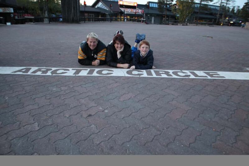 Rovaniemi: Tour to Santa Claus Village with Hotel Transfer - Shopping and Artisan Stores in Santa Claus Village