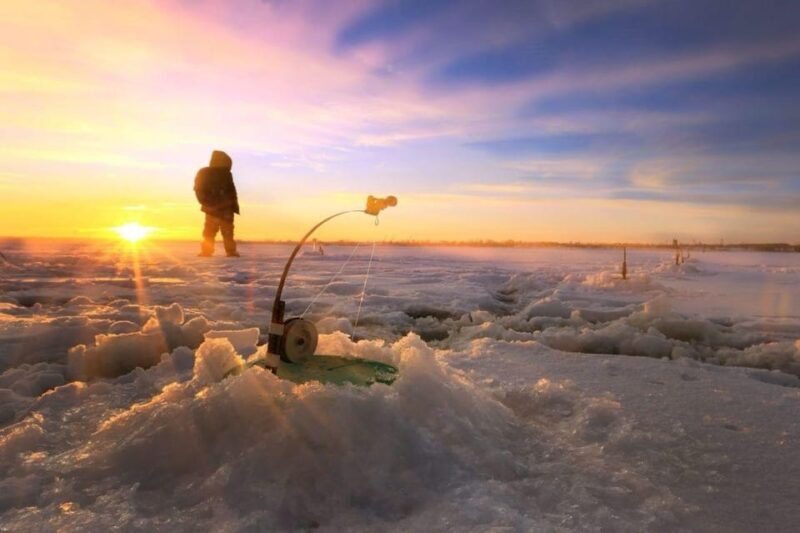 Rovaniemi: winter ice fishing tour - The Snowy Landscape of Lapland