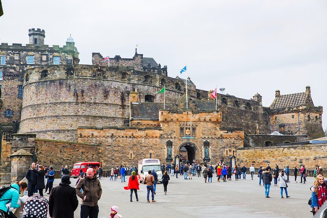 Royal Edinburgh Ticket - Hop-On Hop-Off and Attraction Admissions - Visiting Holyrood Palace and the Royal Yacht Britannia