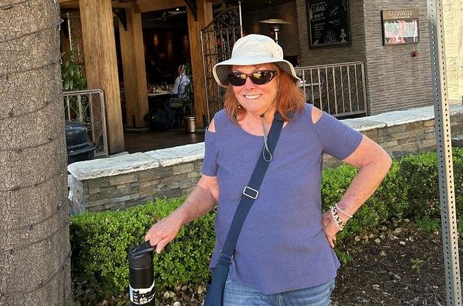 Royal Exploration Scavenger Hunt Game in Nashville - Discover Nashvilles Street Art, Landmarks, and Local Vibe