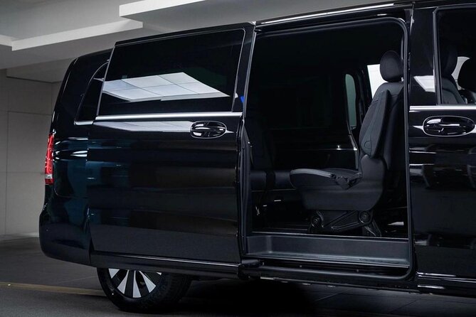 Royal getaway to the Domaine de Chantilly in Van Premium - Who Will Appreciate This Tour?