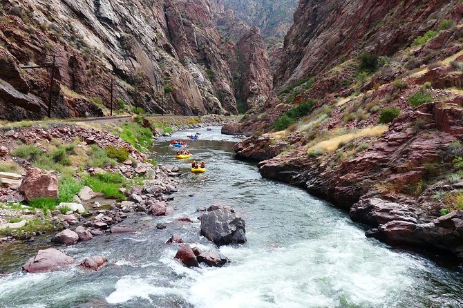 Royal Gorge Rafting Half Day Tour (FREE wetsuit use!) - Class IV Extreme fun! - Included Amenities and Equipment