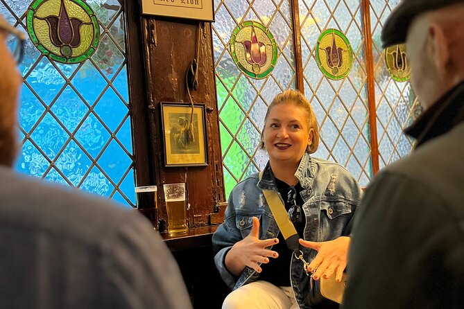 Royal Historic Pubs Walking Guided Tour in London - The Experience of Walking Off the Tourist Trail