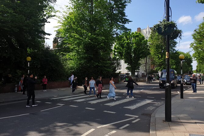 Royal London and The Beatles Private Tour - Viewing the Beatles’ Farewell Spot on Savile Row