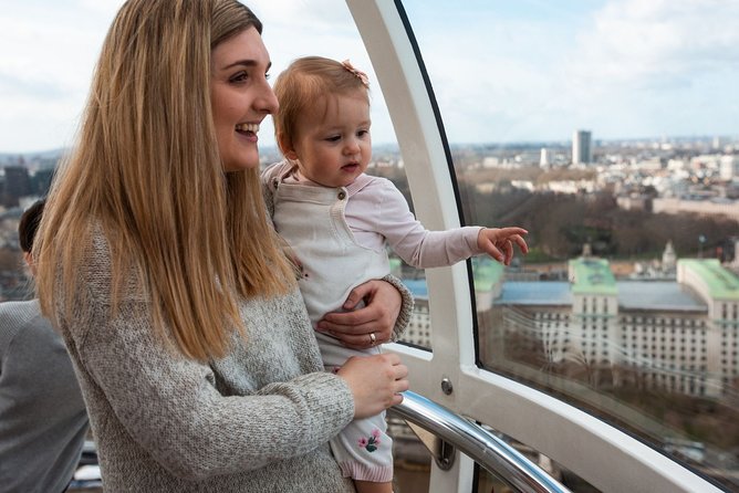Royal London Guided Tour with Changing of the Guard - Stops at Iconic London Landmarks