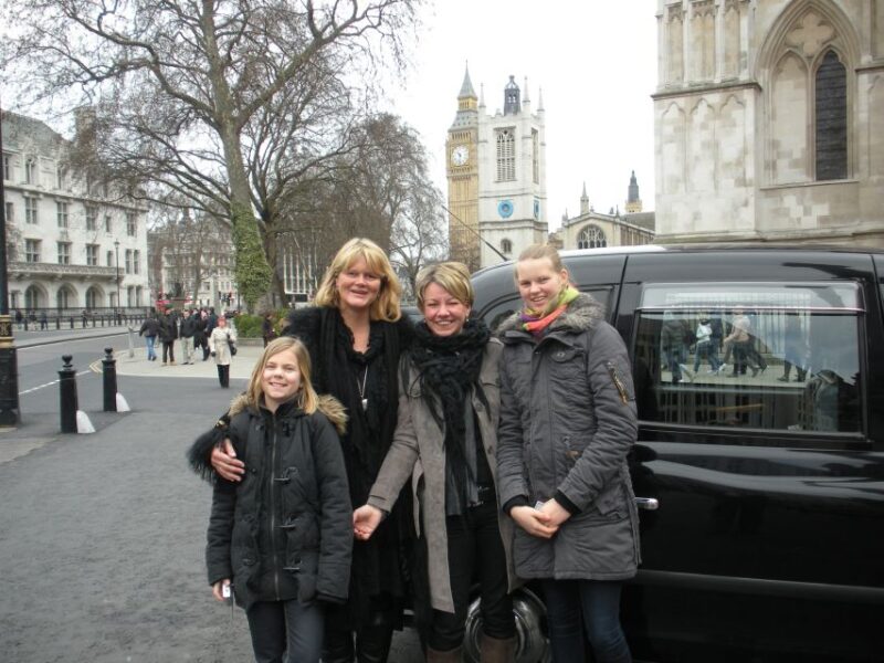 Royal London Private Full-Day Sightseeing Tour by Black Taxi - Key Points