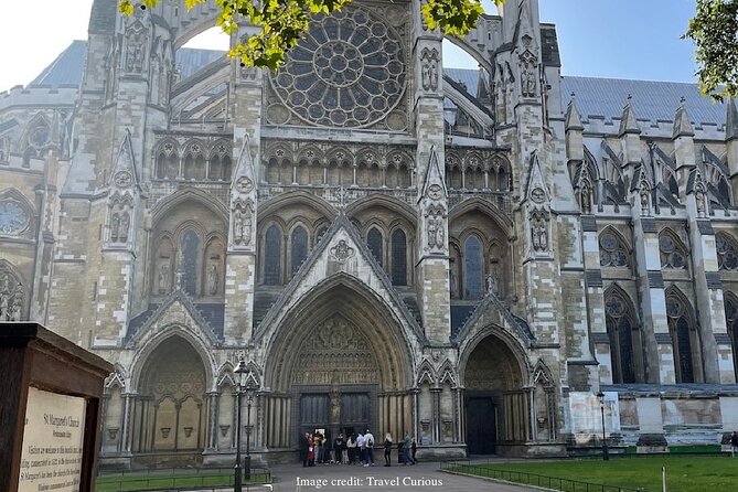 Royal London: Private Half-Day Tour with Horse Guards Parade - Start at Westminster Abbey Shop for an Intimate Introduction to London