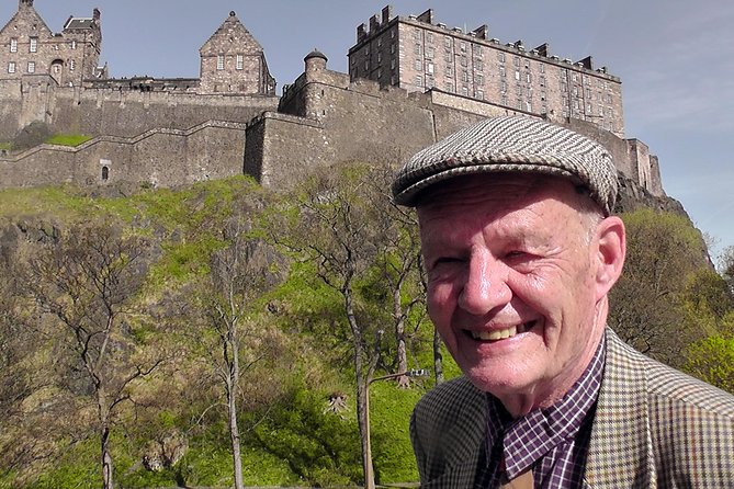 Royal Mile Guided Walking Tour in Edinburgh - Visiting Edinburgh Castle from the Outside