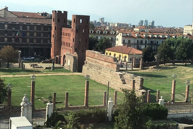 Royal Palace, Armory and Chapel of the Shroud with local Guide - The Role of the Local Guide: Knowledge and Personal Touch