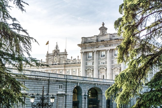 Royal Palace of Madrid Private Tour with Tickets - Practical Details: Logistics and Comfort