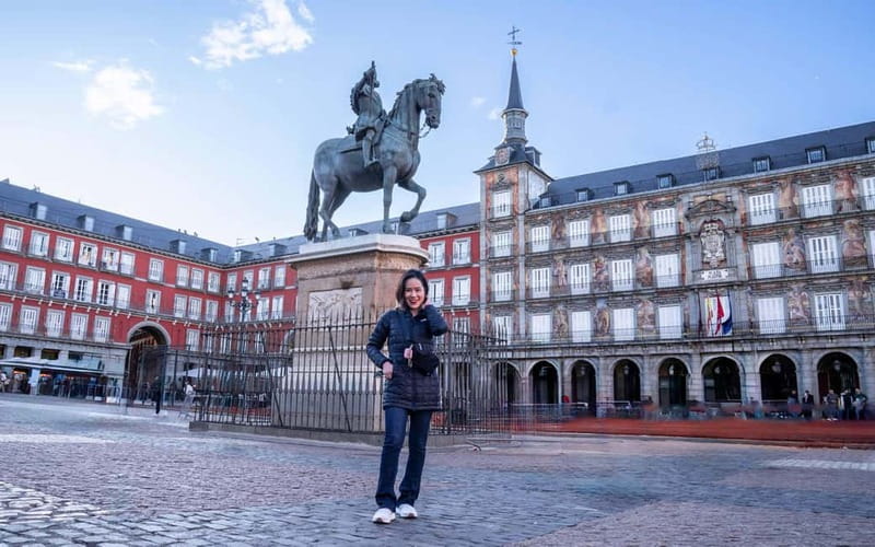 Royal Palace, Sol & Plaza Mayor Professional Photoshoot - Logistics, Accessibility, and Booking Flexibility
