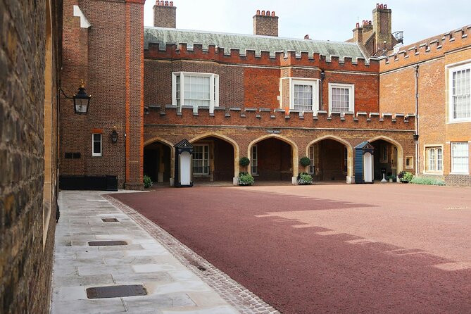 Royal Tour & Buckingham Palace State Rooms or Royal Mews Option - Visiting Buckingham Palace: What to Expect in the State Rooms