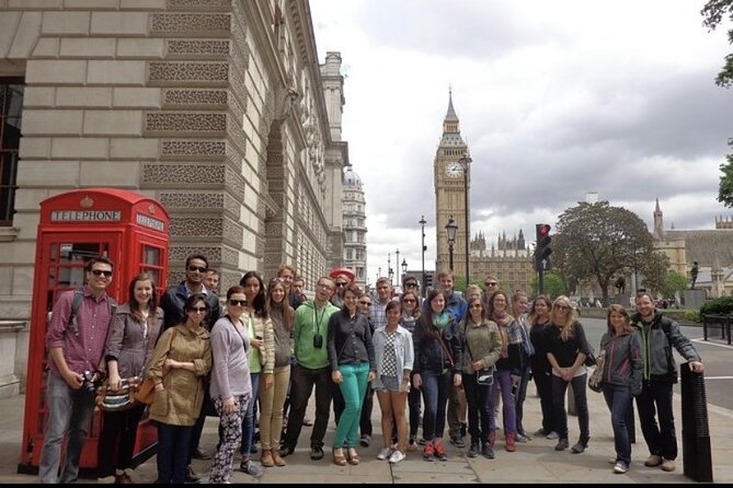 Royal Westminster and Changing of the Guard Tour - Highlights at Trafalgar Square and Nelson’s Column