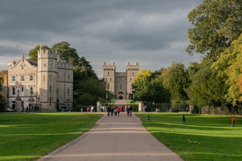 Royal Windsor Castle Tour Private including tickets - Windsor Castle’s Ticketed Entrance and Highlights