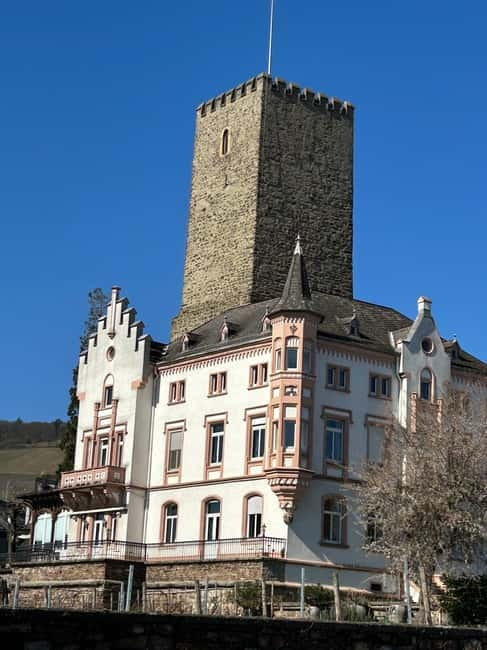 Rüdesheim: city tour with music and wine and Rüdesheim coffee - Visiting Unique Local Venues and Historic Spots