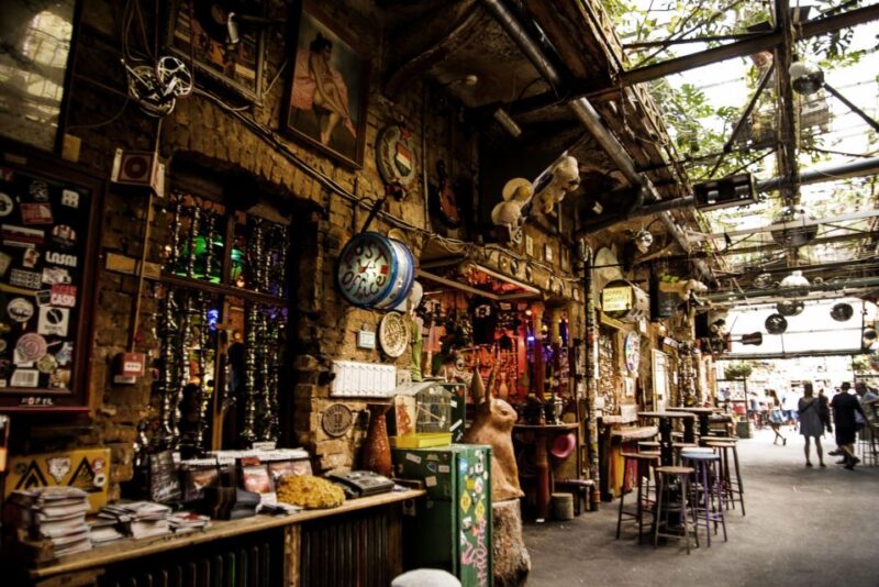 Ruin Bars Private Tour (Culture, history, and drinks) - Discover Budapest’s Jewish Quarter and Ruin Bars in a 3-Hour Private Tour