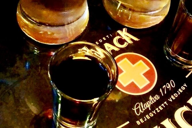 Ruin Pub Walking Tour with a Local Hostess in Budapest - Exploring Dob Street and Street Art