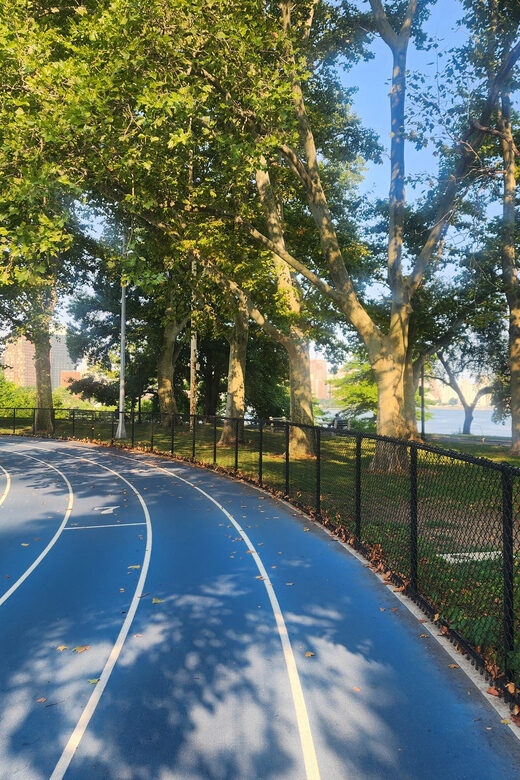 Run, Eat, Explore: NYC's Food & Fitness Adventure - The Guide’s Style and Approach