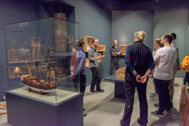 Runde: Guided Tour of Runde Enviromental Centre Exhibition - Runde Environmental Centre Guided Tour – A Compact but Content-Rich Experience