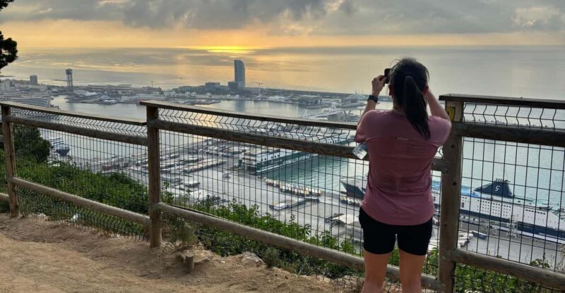 Running Tour in Barcelona: Keep Training, Keep Exploring - Starting at Plaça Espanya: The Meeting Point and Logistics