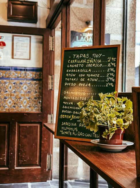 Ruzafa Food & Wine Tour: Tapas, Drinks & Local Secrets - The Guide: Passionate, Knowledgeable, and Personable