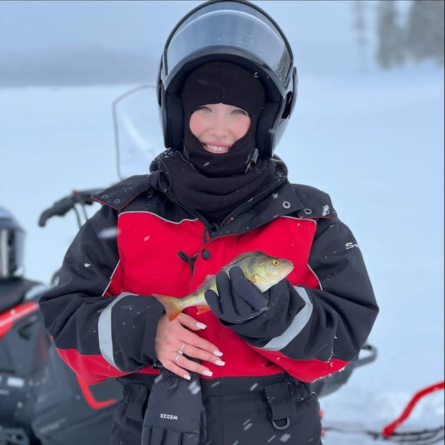Saariselkä: Ice Fishing Tour to Lake Inari, reindeers& lunch - The Journey Begins in Saariselkä