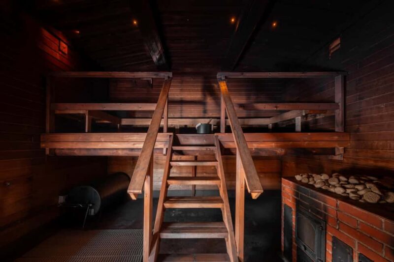 Saariselkä: River Sauna Experience in Muotka - Riverside Sauna Building with Traditional Charm