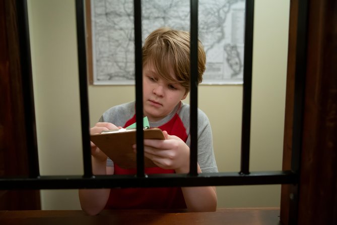 Sabotage: 1944 - Group Size and Shared Experience Dynamics