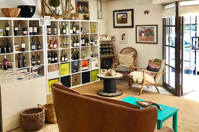 Sabre the Moment: Cava Sabrage Class in Barcelona - The Atmosphere and Guide Personalities