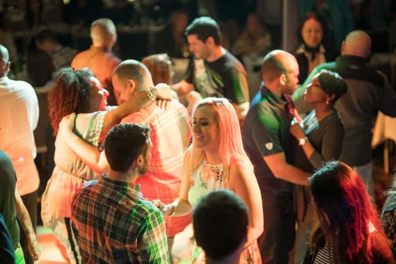 Sacramento: City Cruises Rock The Yacht River Cruise - The Sights and Scenery Along the Sacramento River