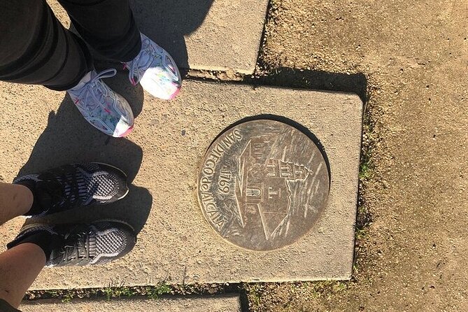 Sacramento Puzzling Adventure Scavenger Hunt Walking Activity - Key Points