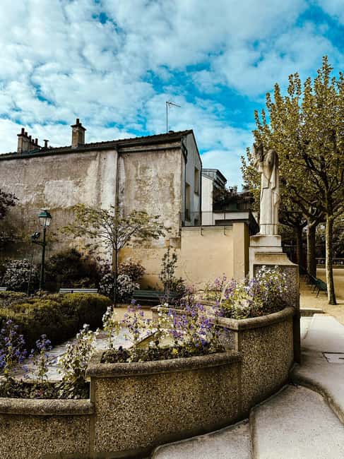 Sacré-Cur de Montmartre Guided Tour - The Artistic Heart: Place du Tertres and Moulin de la Galette