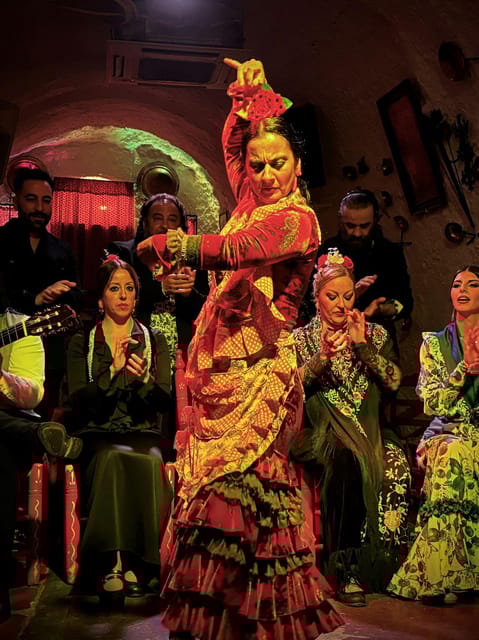 Sacromonte: Flamenco Show at Cuevas Los Tarantos Tickets - The Audience Experience in an Authentic Gypsy Cave