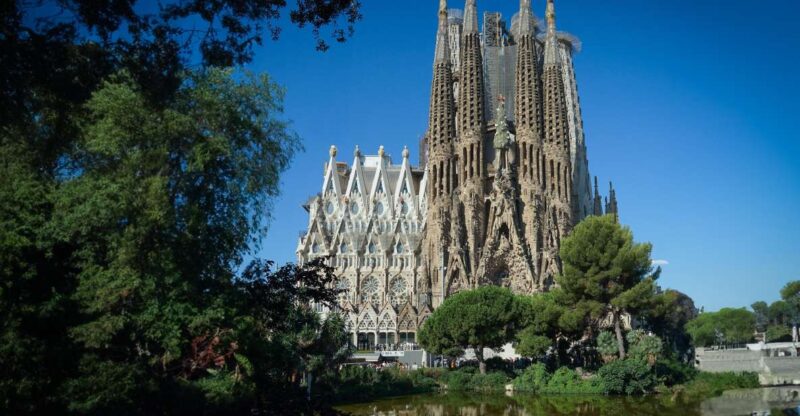 Sagrada Familia and Sailing Experience - Discover La Sagrada Familia and Coastal Sailing in Barcelona