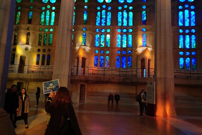 Sagrada Familia English Guided Tour & Optional Tower Access - Optional Tower Access: Views and Considerations