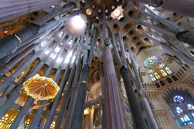 Sagrada Familia Evening Private Tour with Expert Guide - The Expertise of the Guides