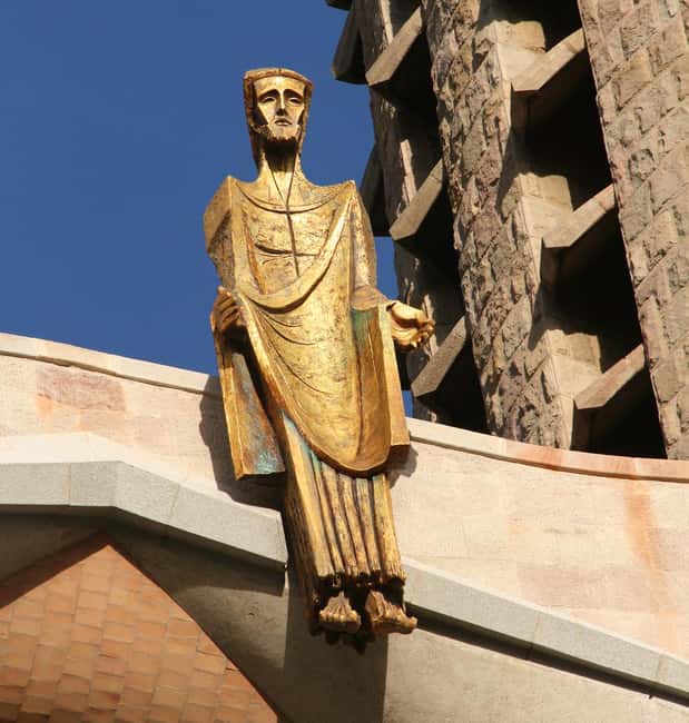 Sagrada Familia Exterior: The Secrets of the Facades - Discover the Spiritual Beauty of the Sagrada Familia Exterior