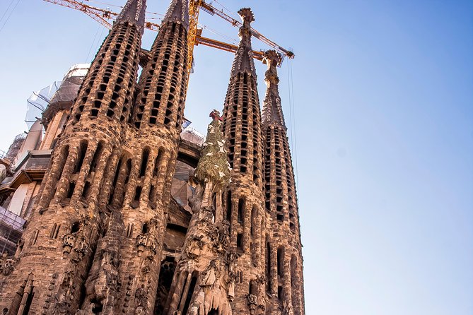 Sagrada Familia: Fast Track Guided Tour with optional Tower - Weather, Safety, and Accessibility Considerations